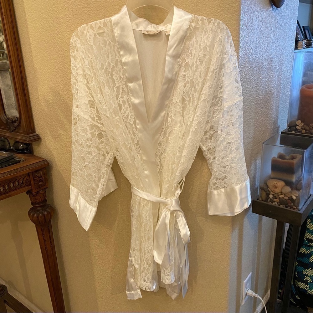 Vintage VICTORIA’S SECRET Women Gold Label White Lace Short Robe Size One Size